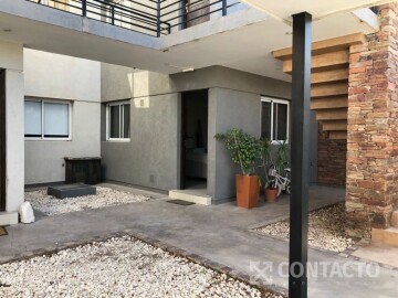 Carril Urquiza N°1860, entre San Francisco del Monte & Rio Atuel 