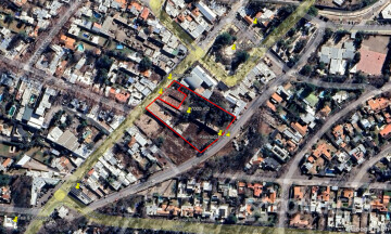 7000 m2 en Viamonte y Panocchia (metros Plaza de Chacras)